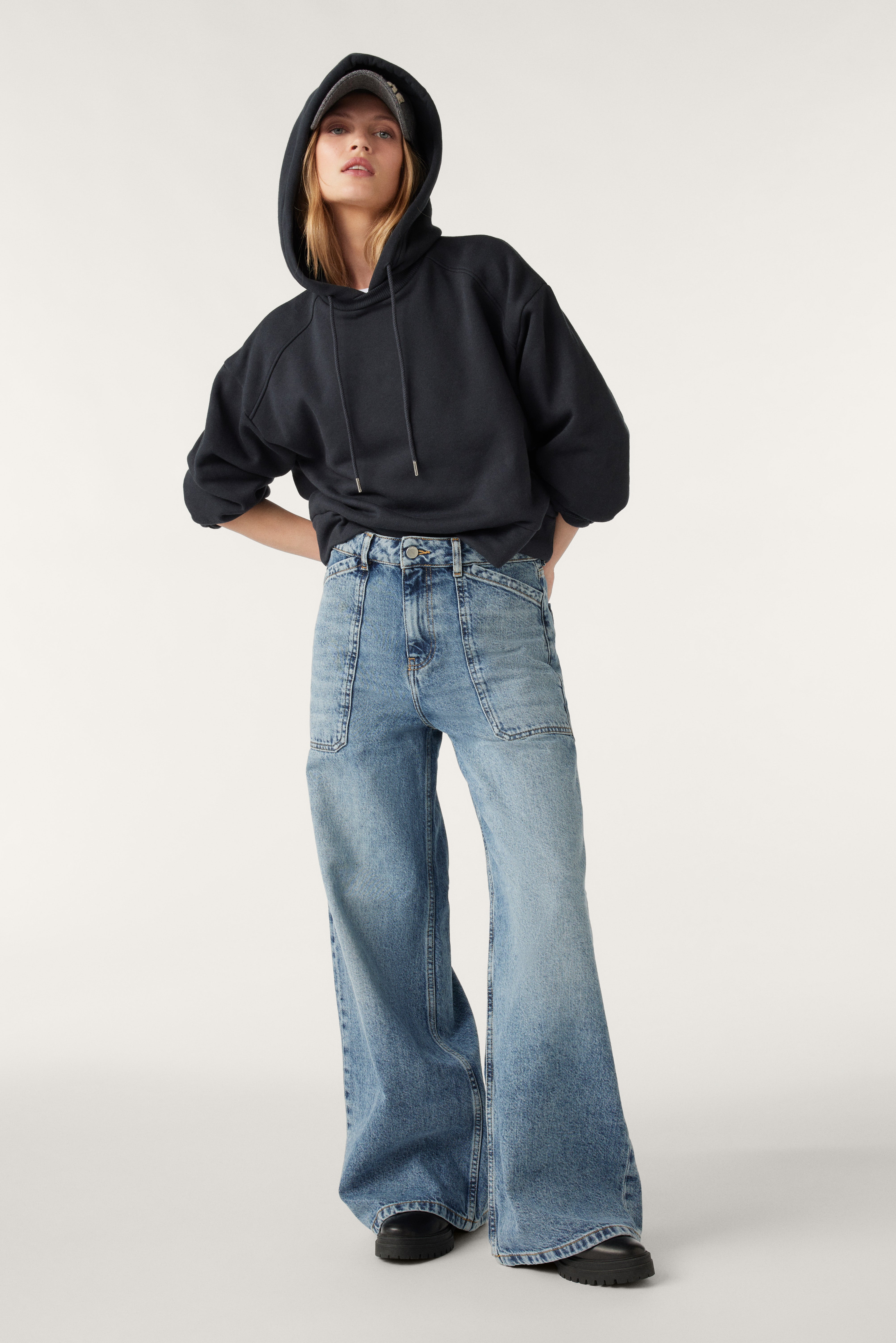 Light Used Blue Jean Mellou Pants