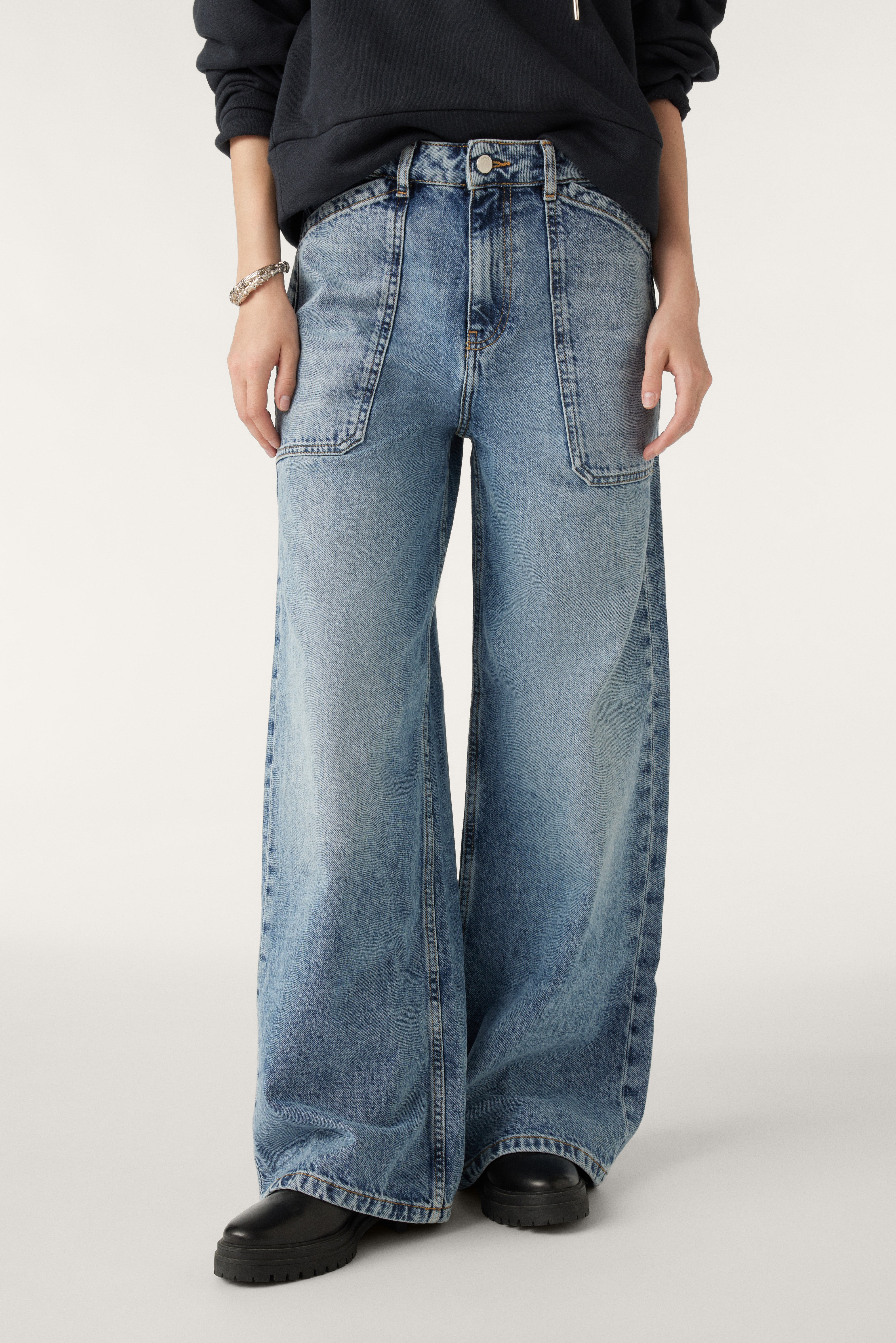Light Used Blue Jean Mellou Pants