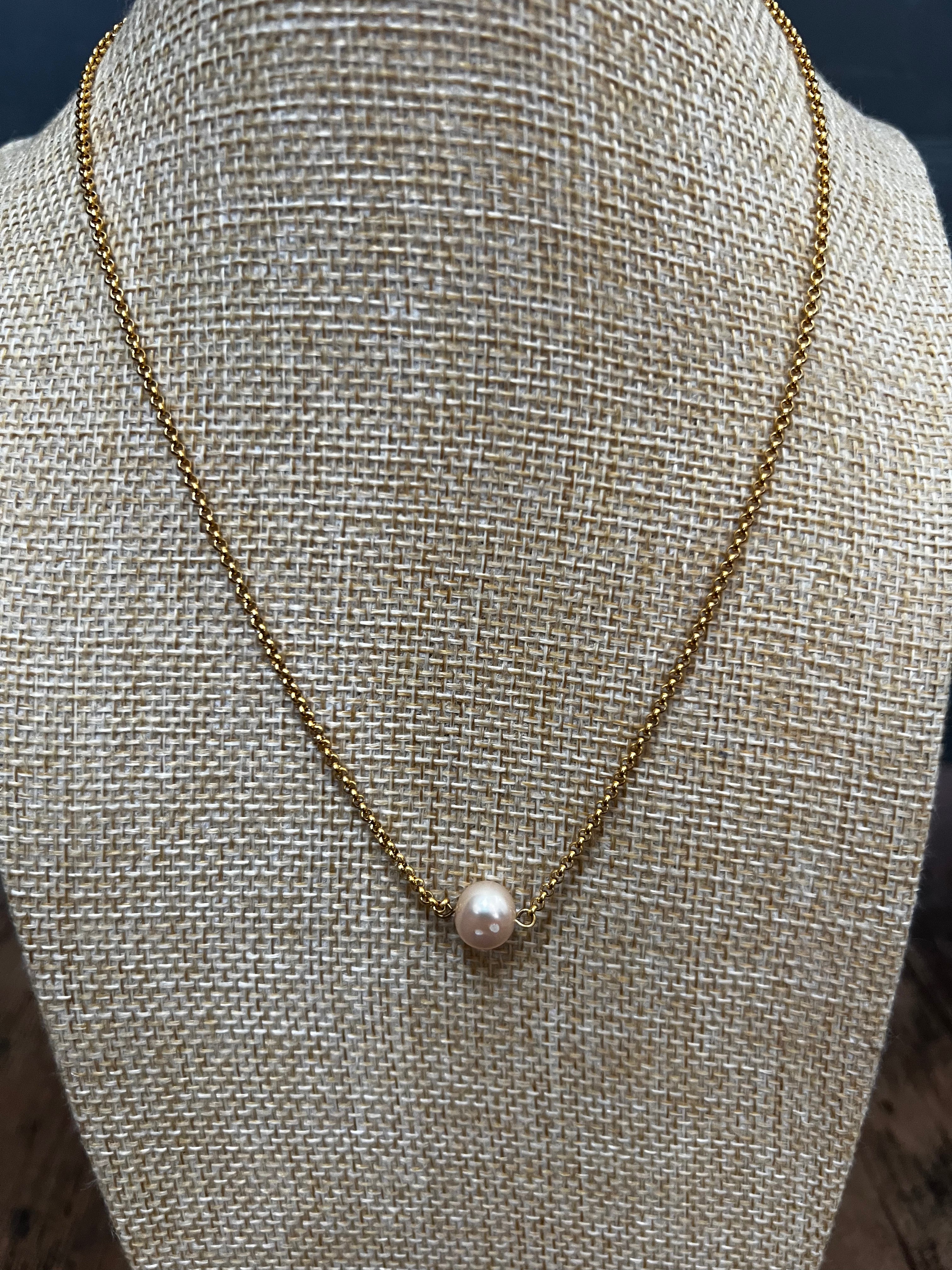 Gold Rolo Chain And Pearl A26