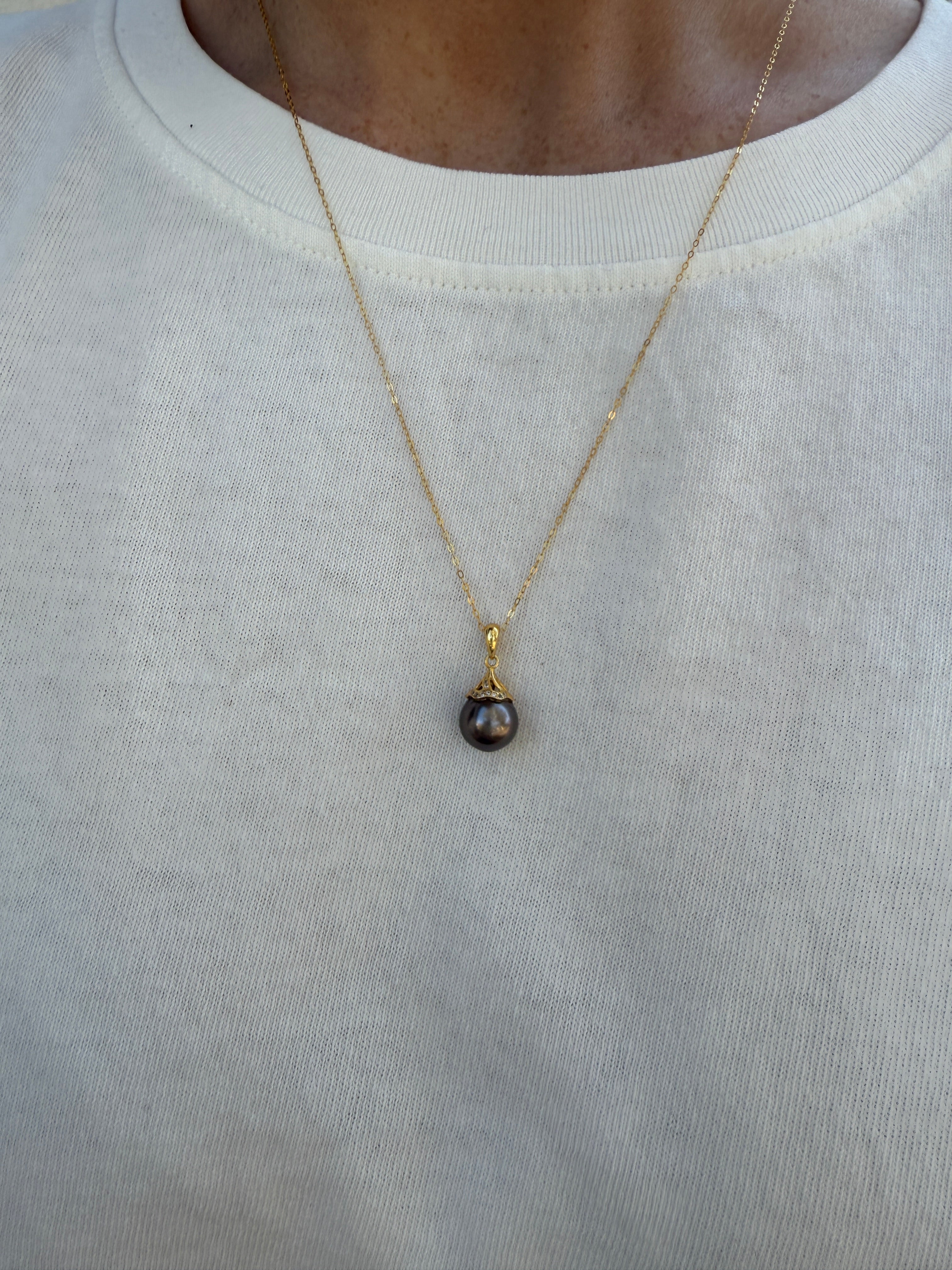 Dainty Gold Single Tahitian Pearl A29