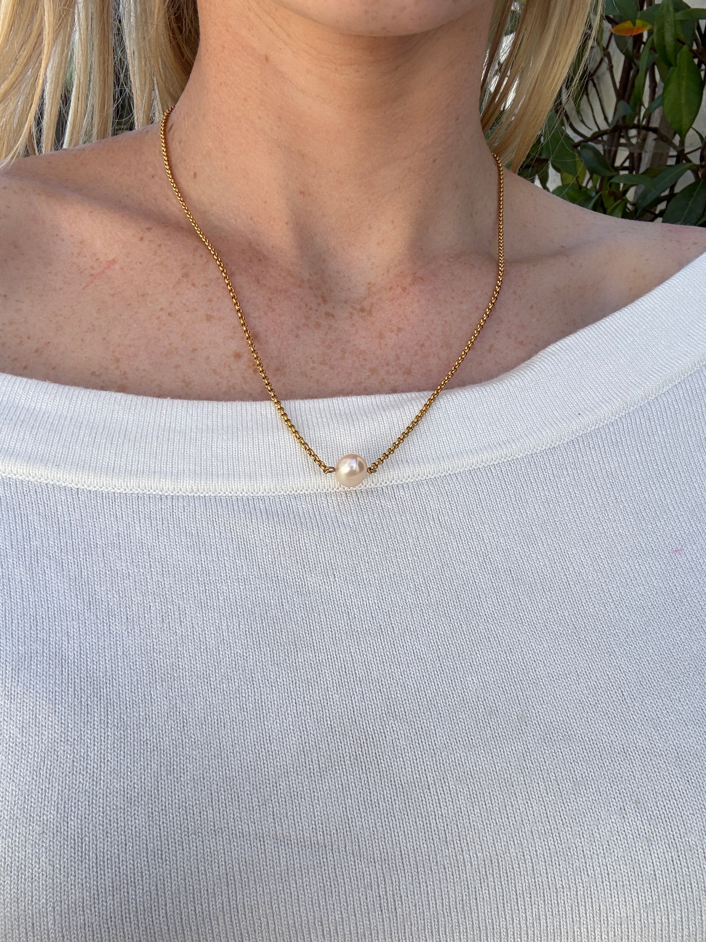 Gold Rolo Chain And Pearl A26