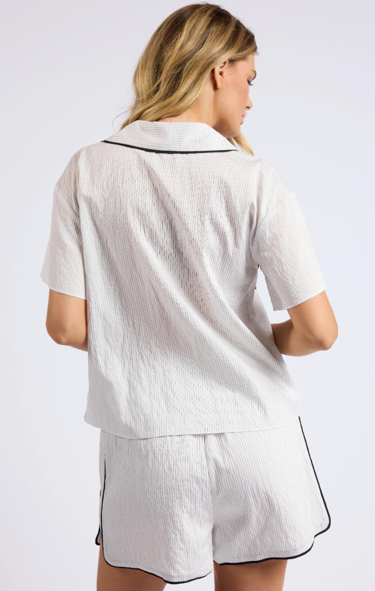 Community Contrast Top