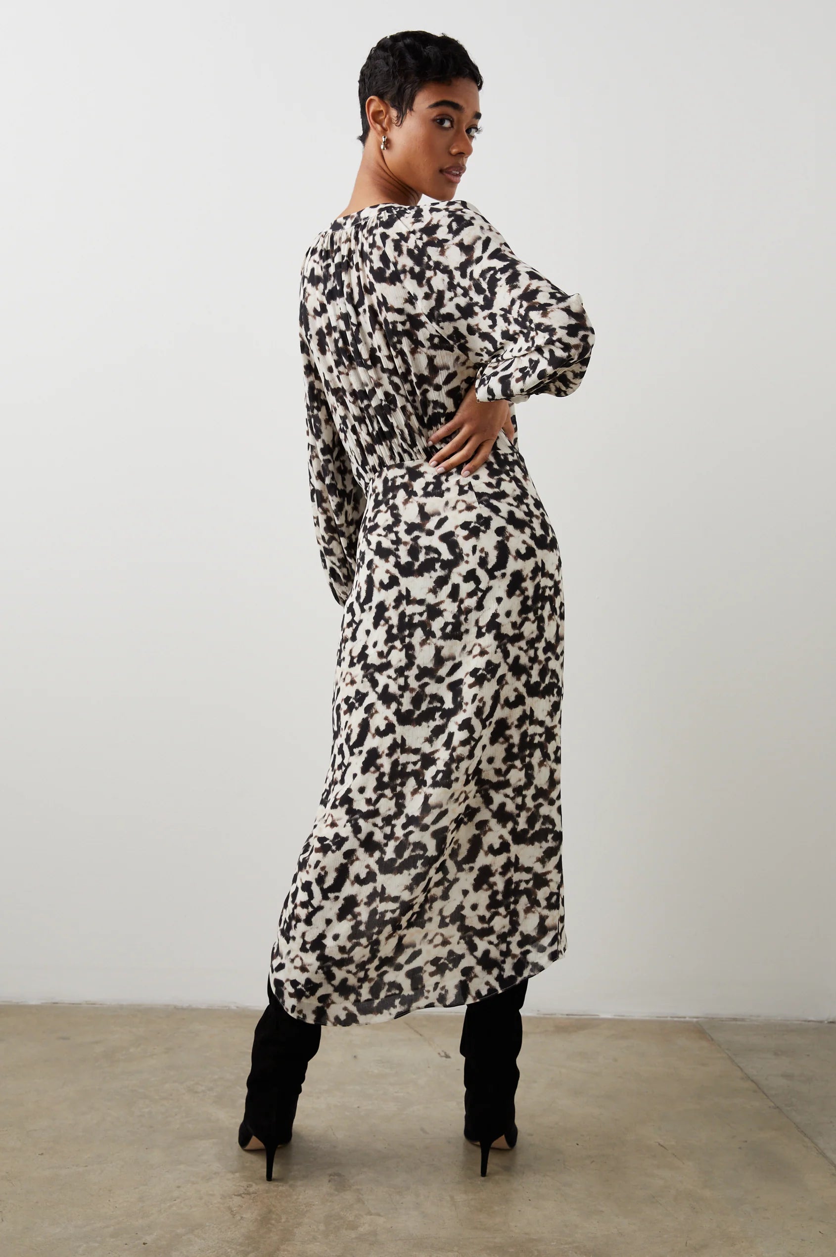 Blurred Tyra Dress