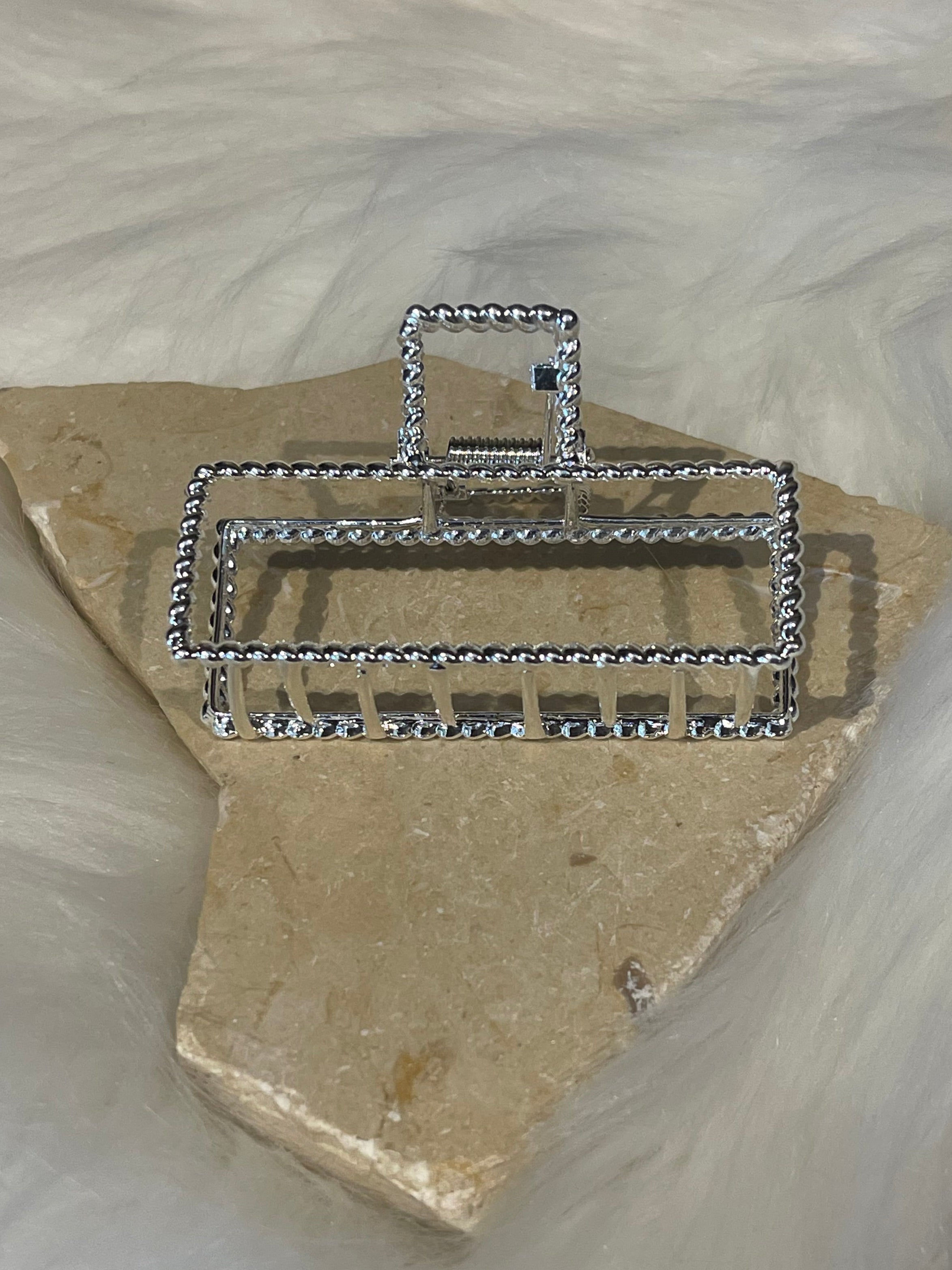 Twisted Metal Clip