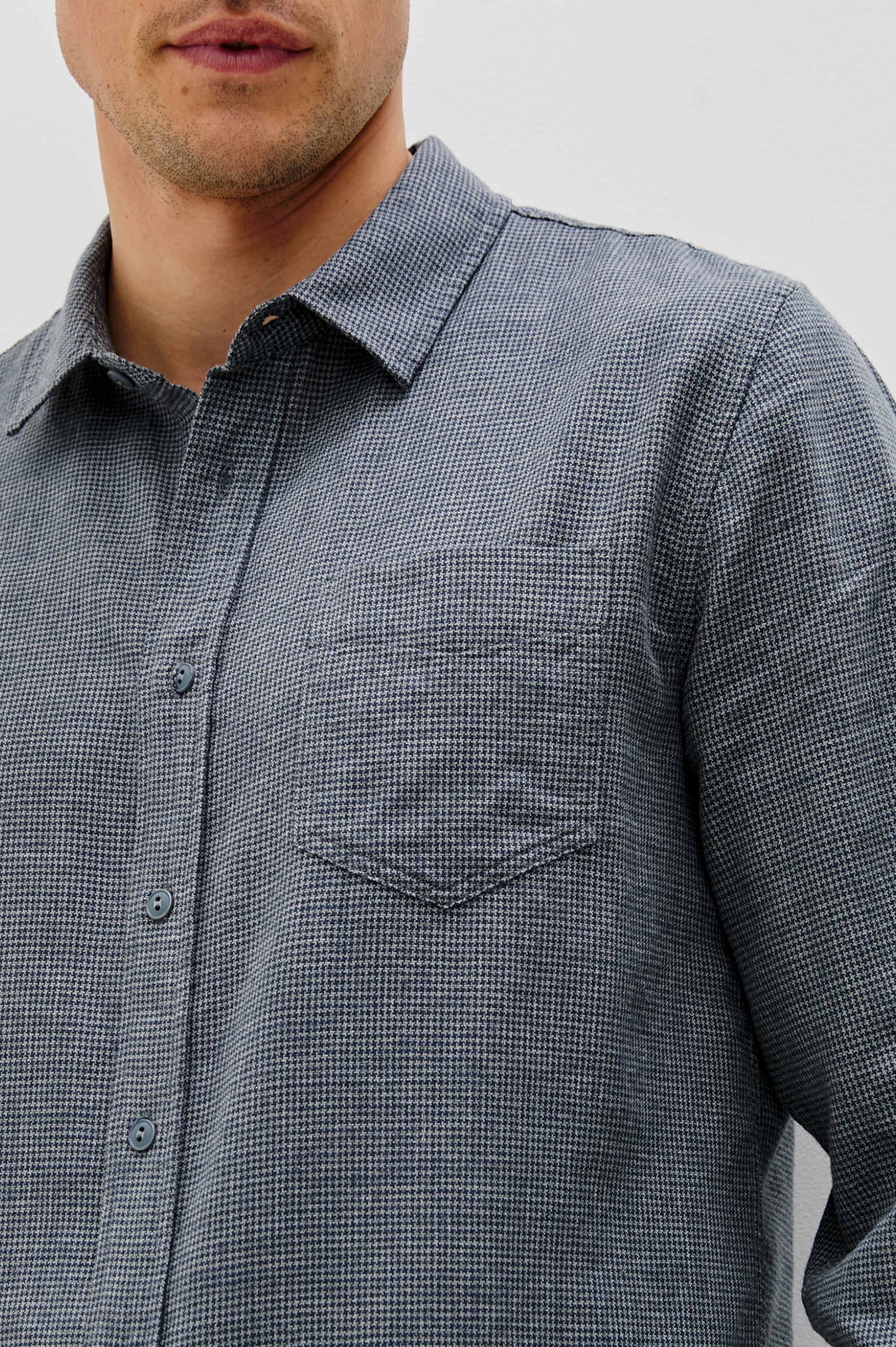 Charcoal Navy Houndstooth Wyatt