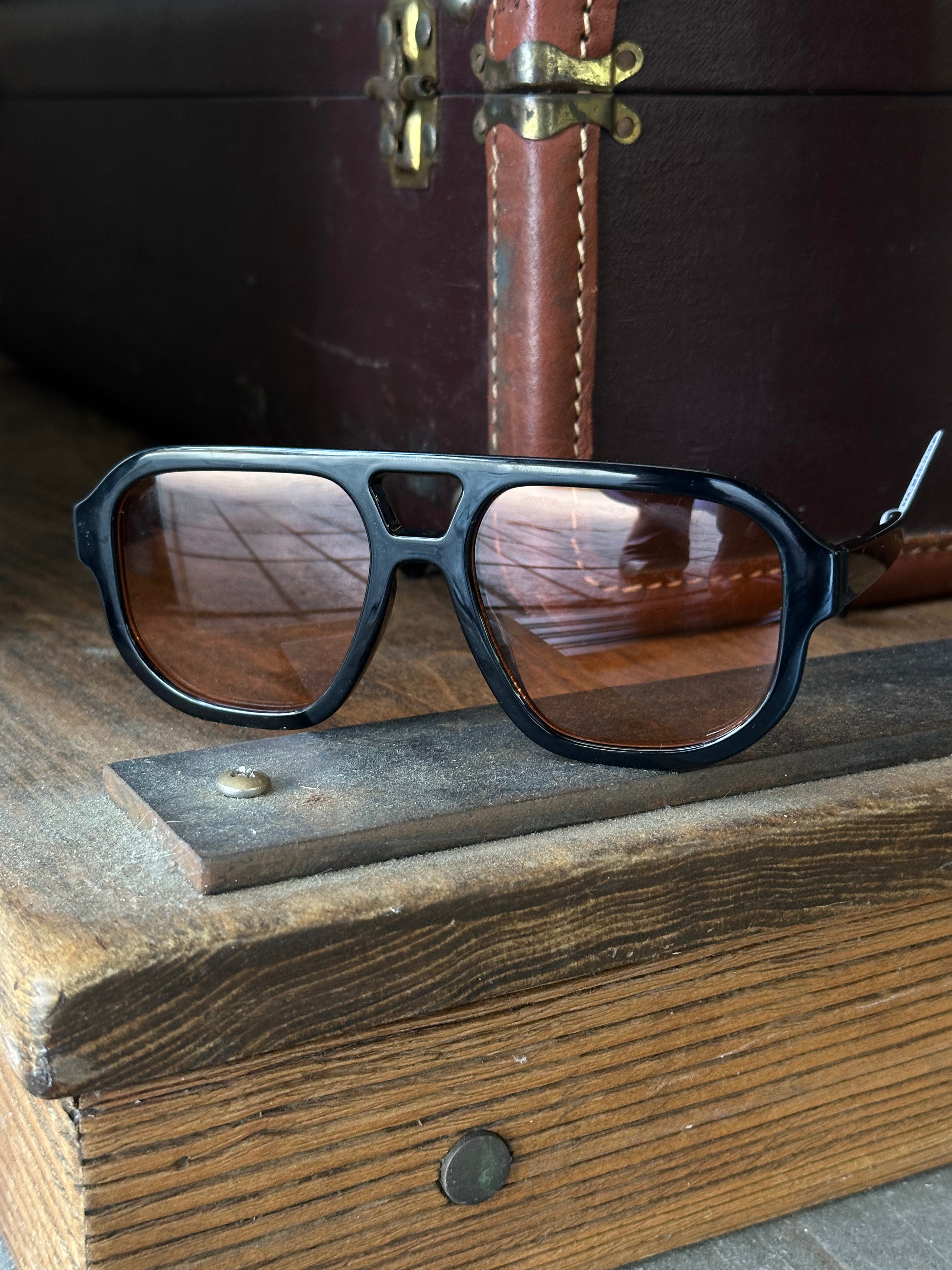 Orange Black Tortoise Aviation Aviator Sunnies