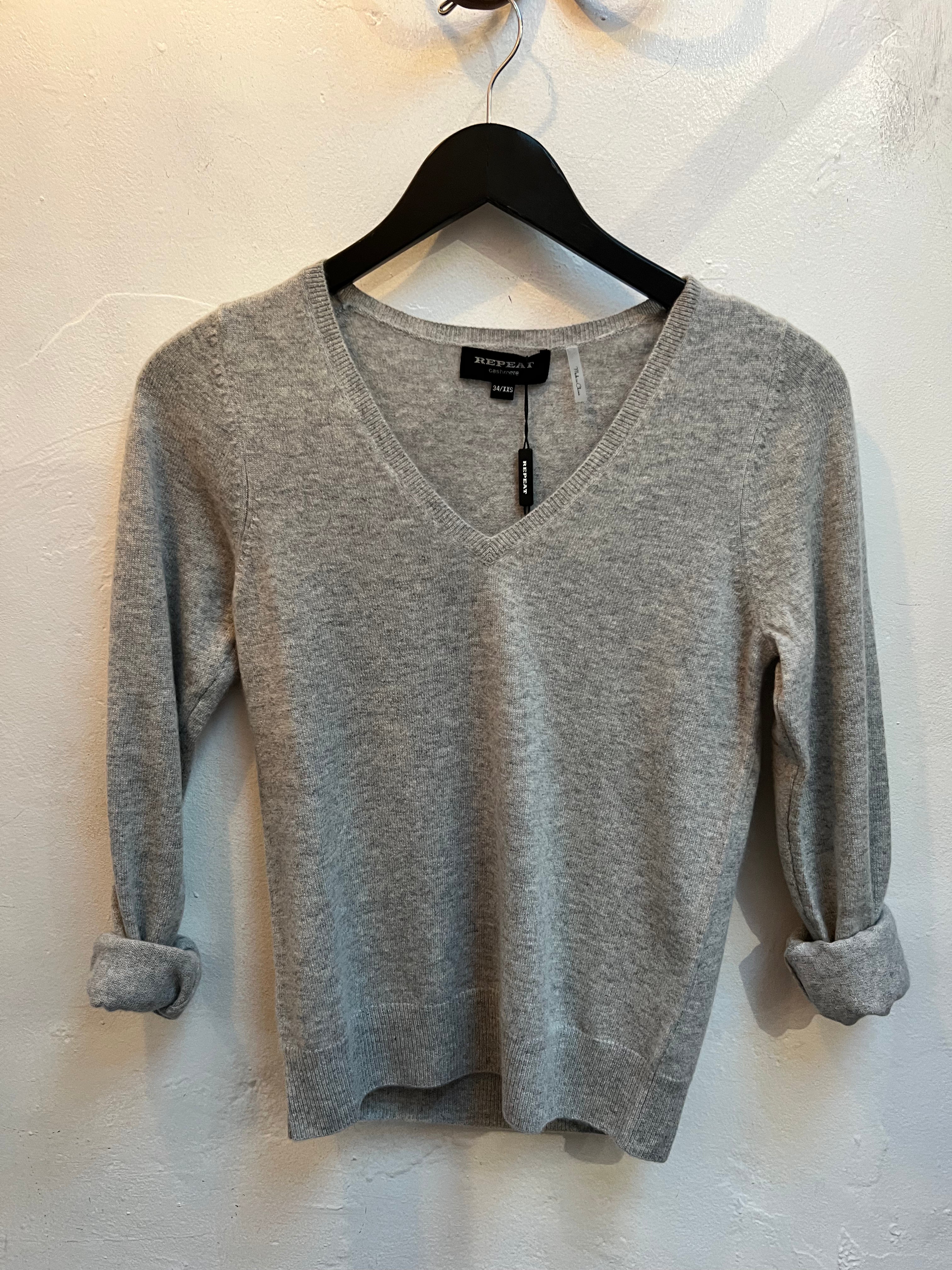 Silver Grey V Neck Cashmere Pullover