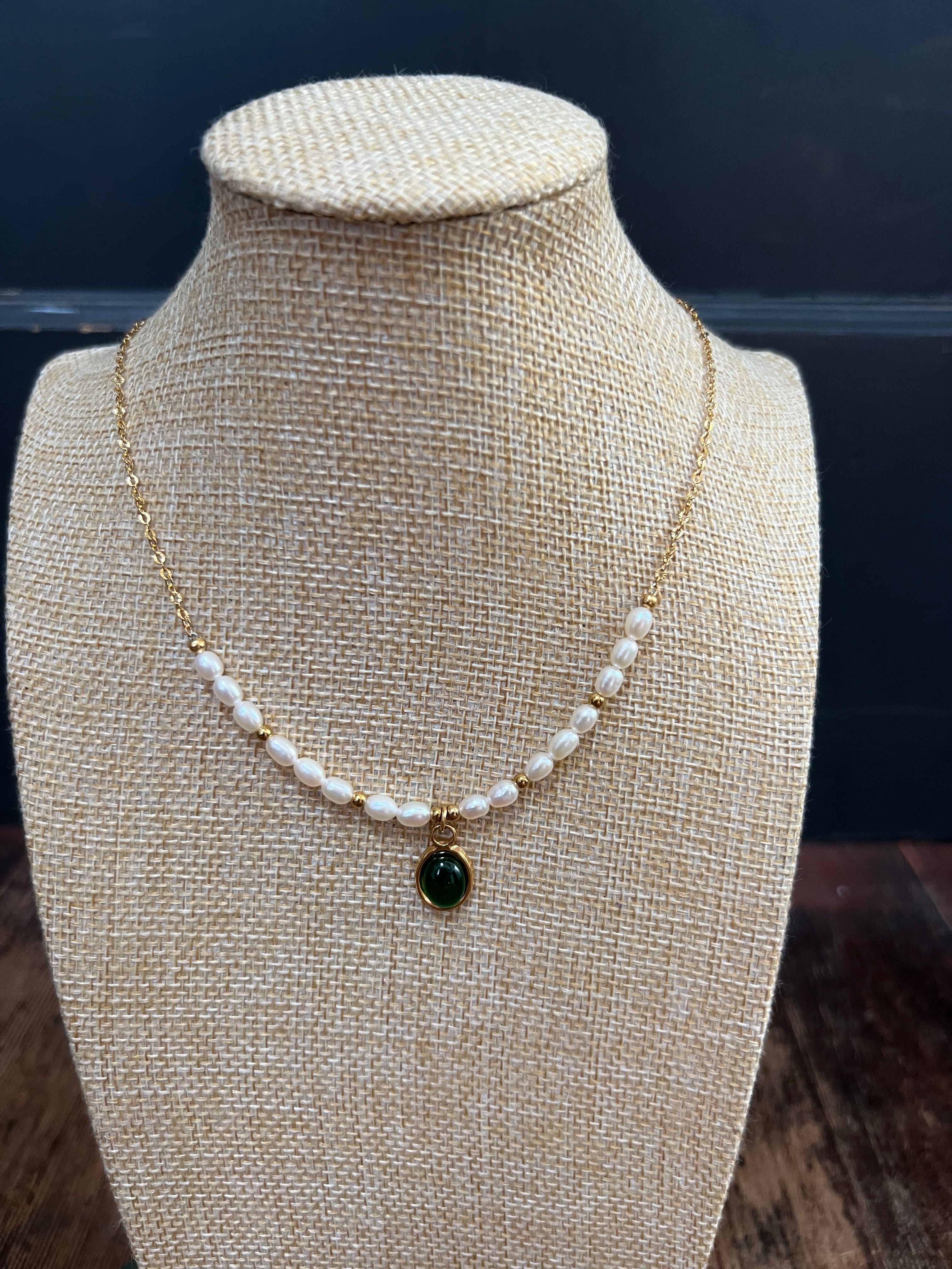 Jade Pendant Pearl Strand A14