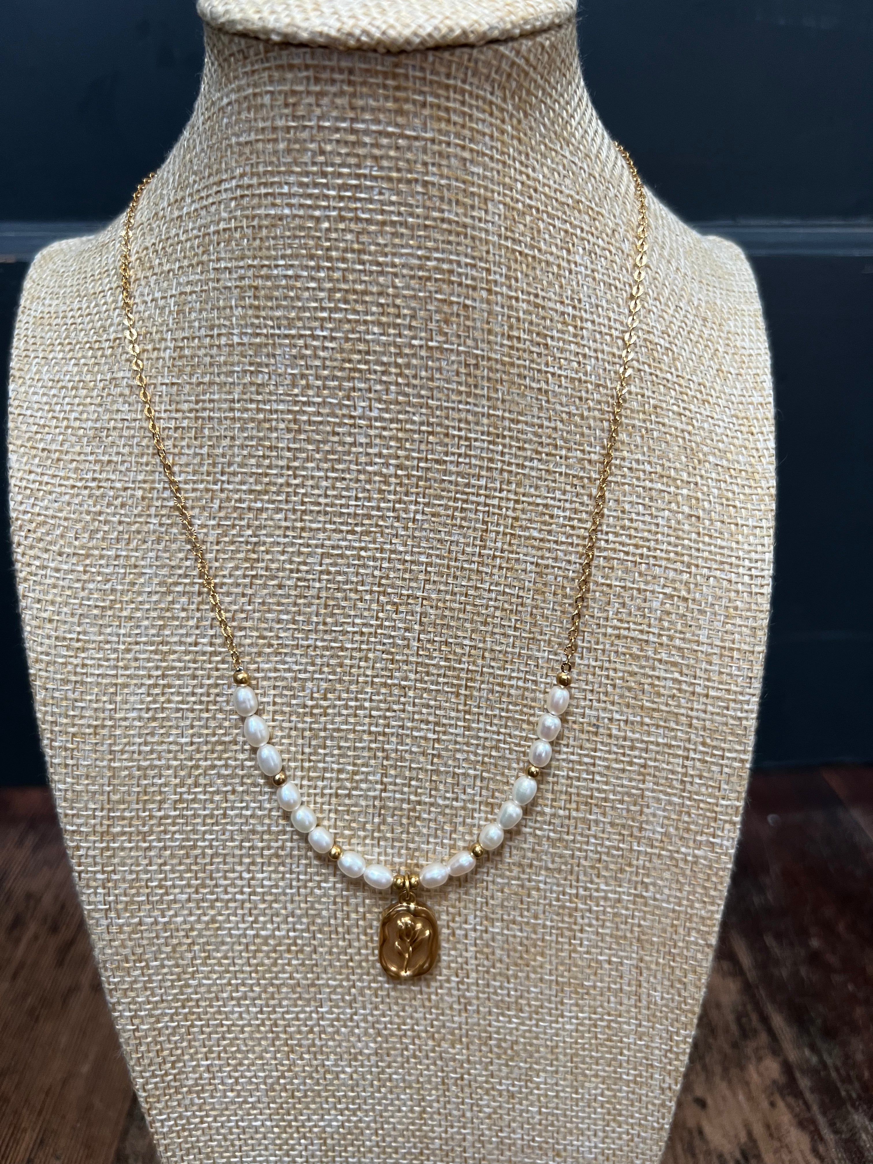 Gold Rose Pendant Strand A15