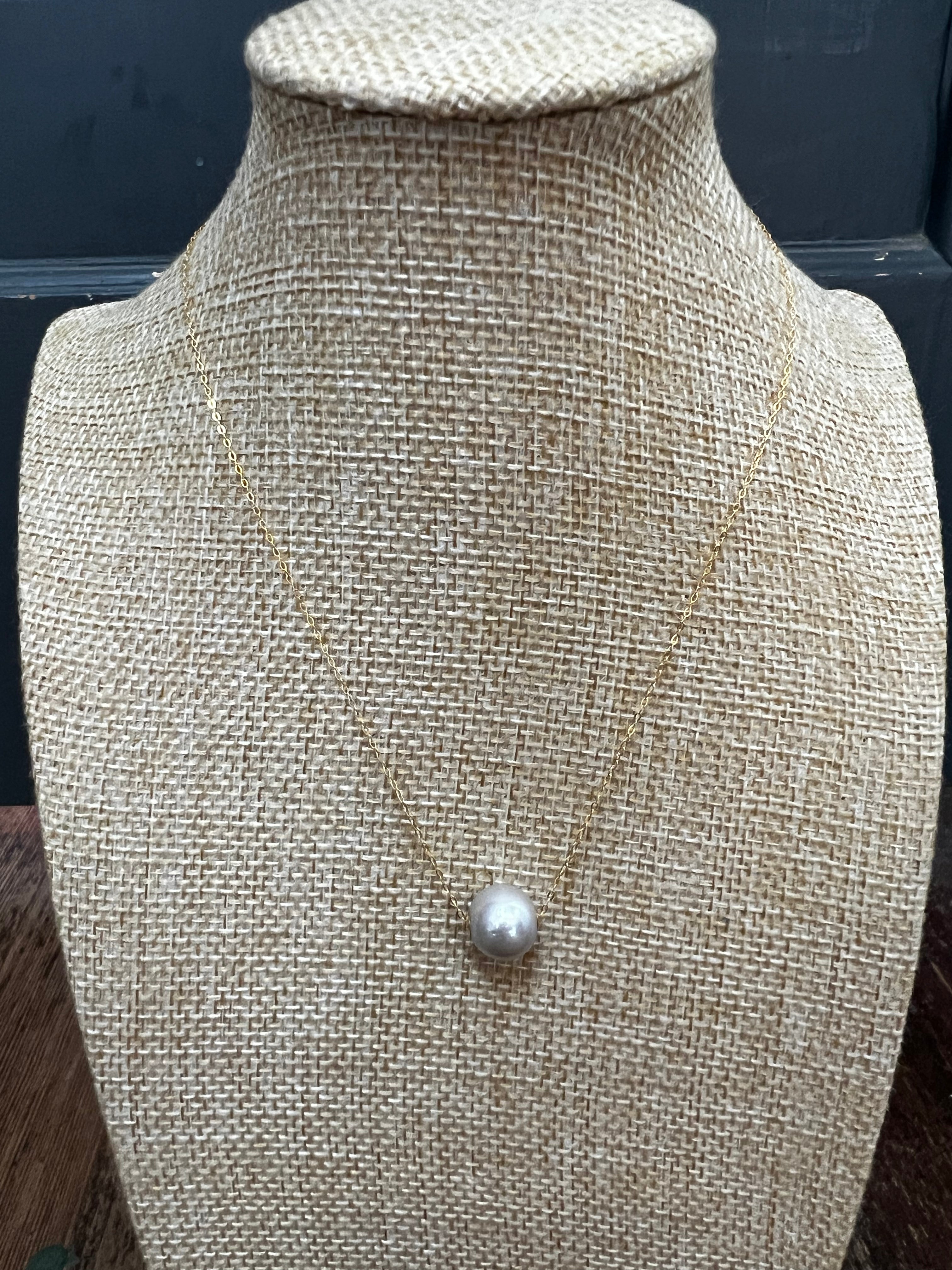Gold Floating Blue Pearl A18