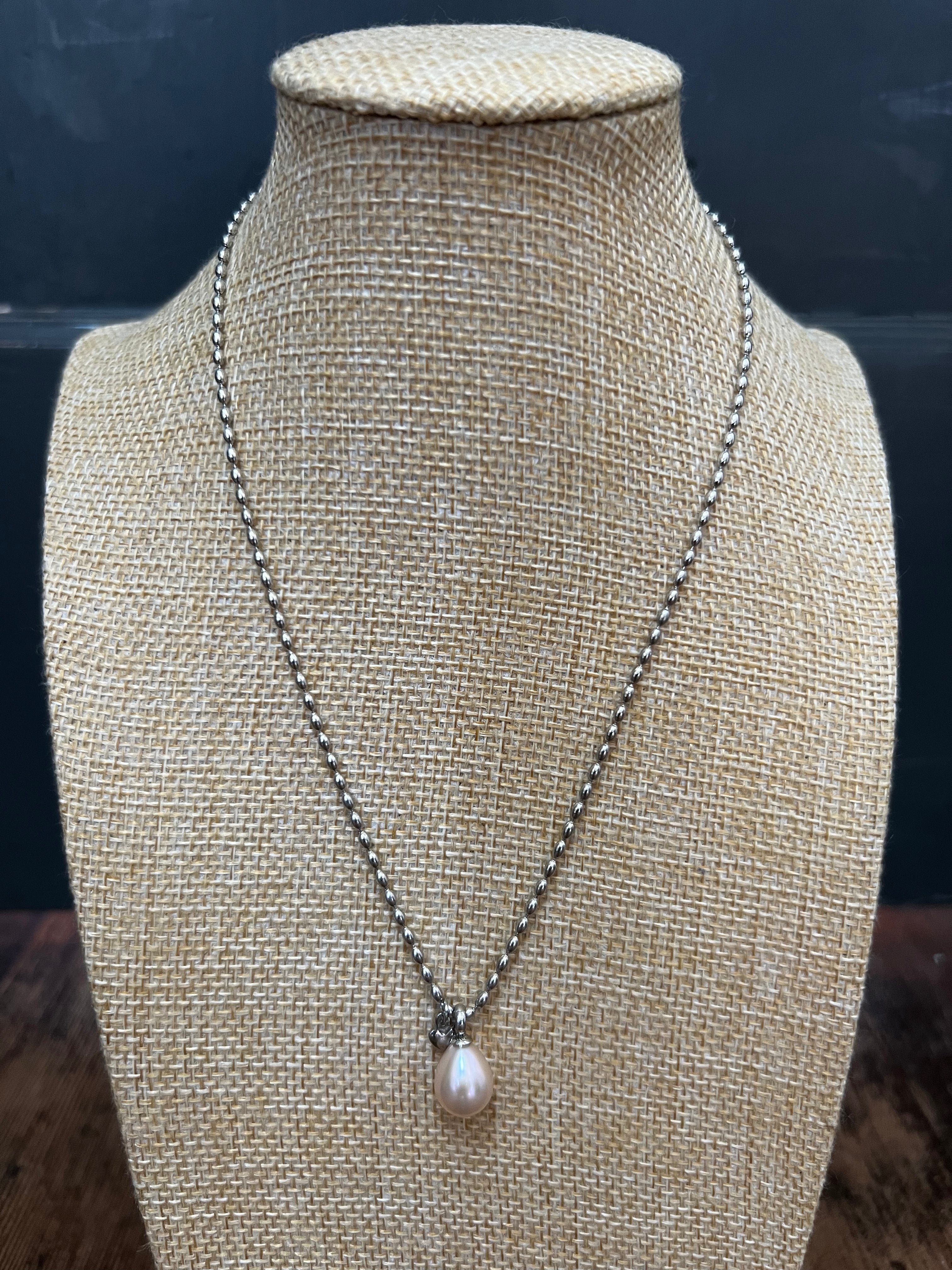 Silver White Rice Chain & Pearl W Heart Charm A22