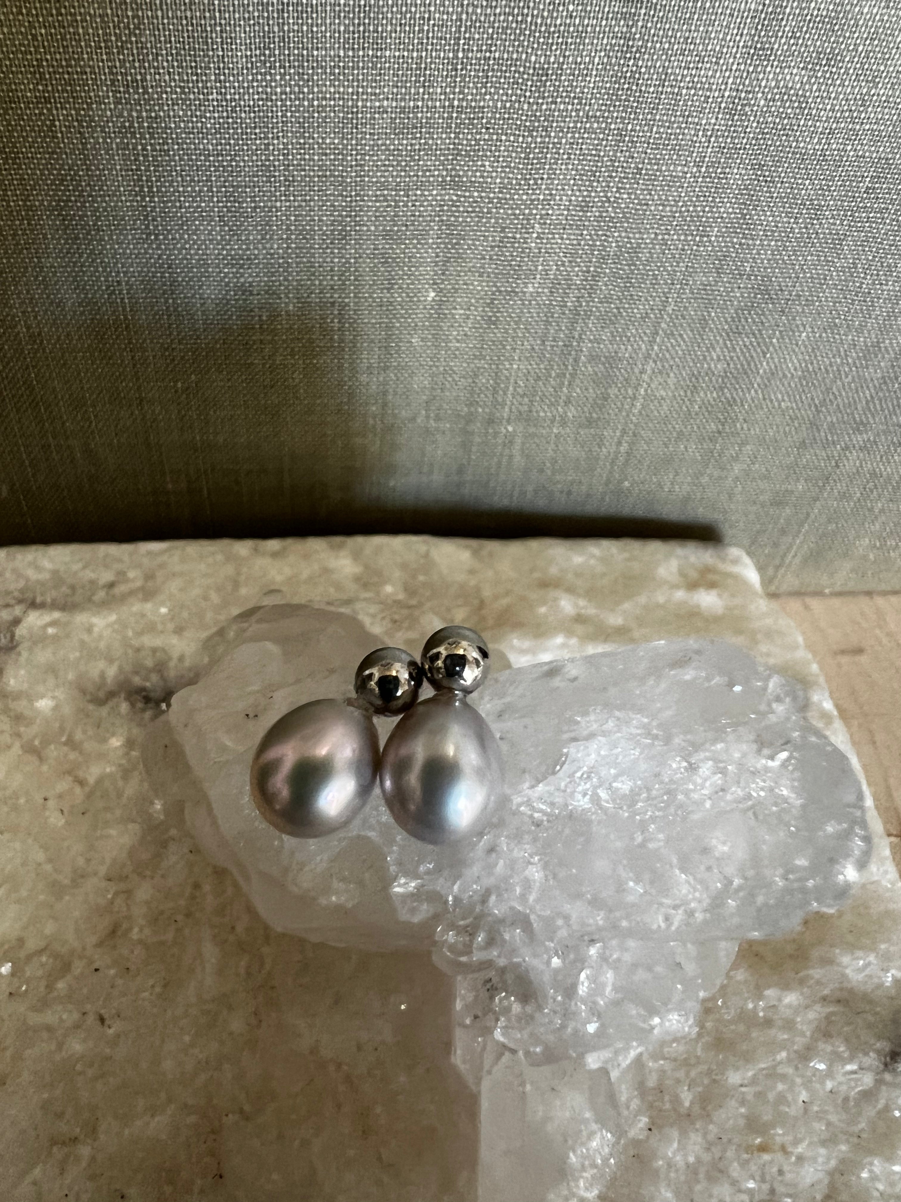 Silver Drop Blue/Gray Pearl Stud A31