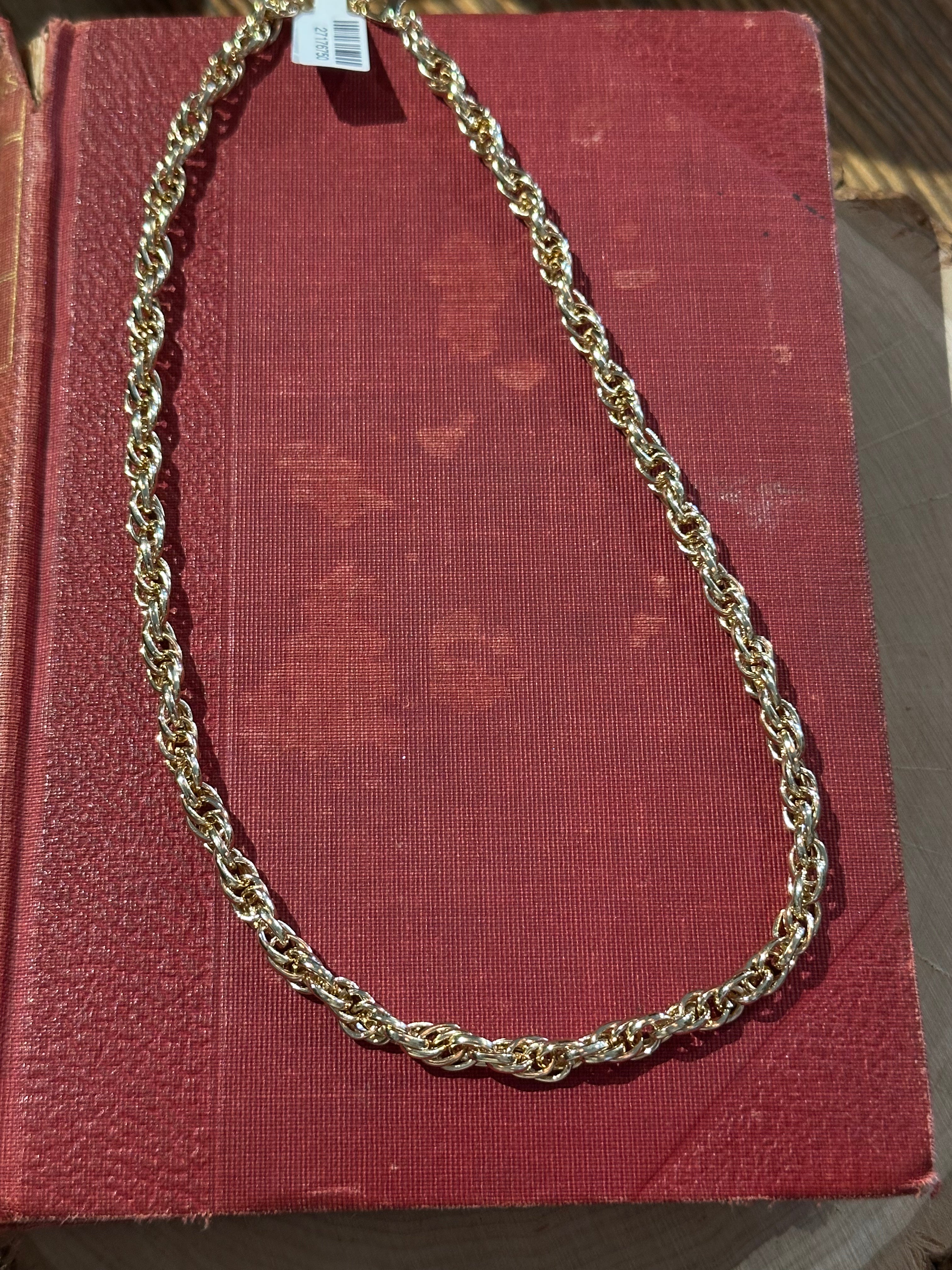 Twisted Chain Necklace