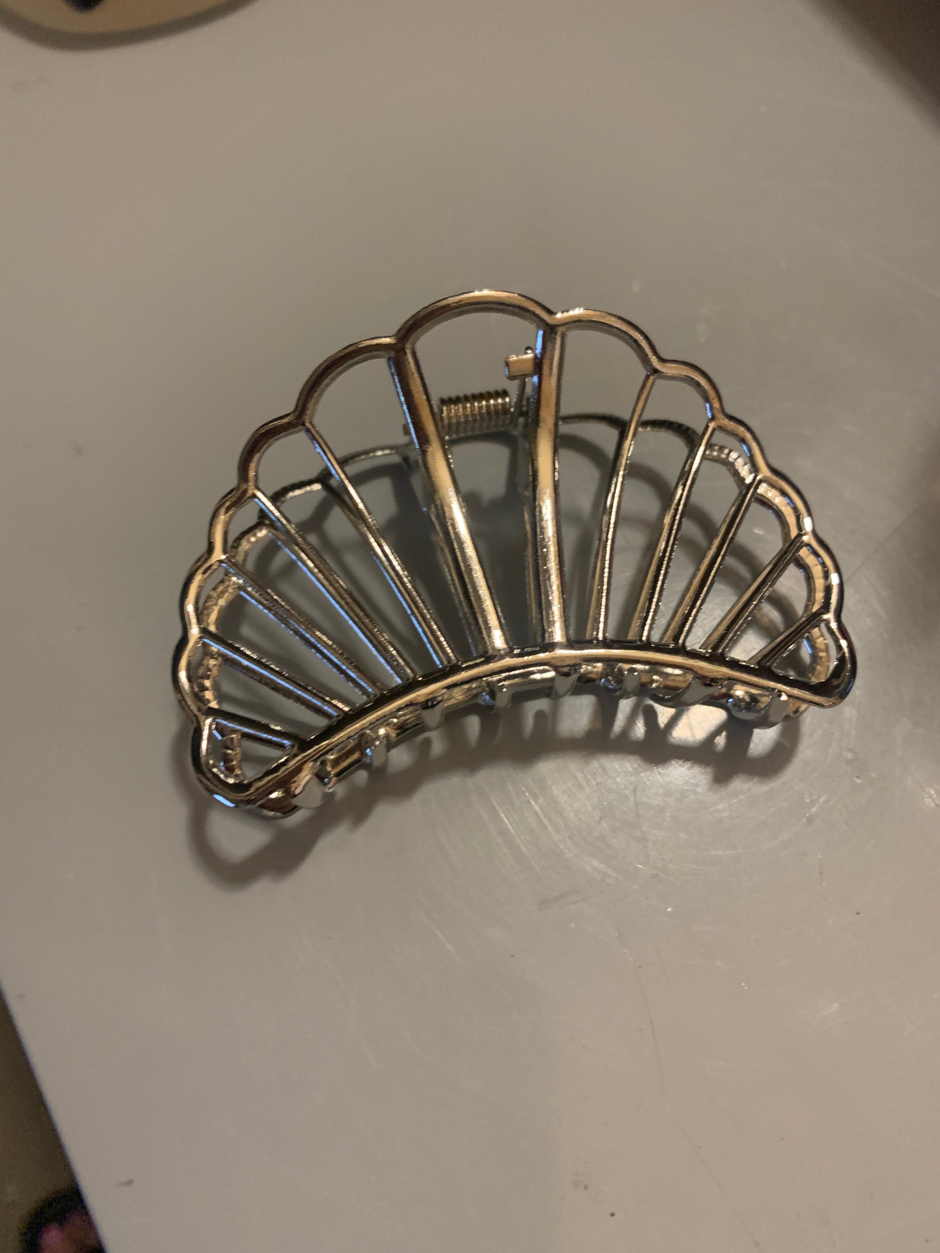 Silver Clam Shell Clip