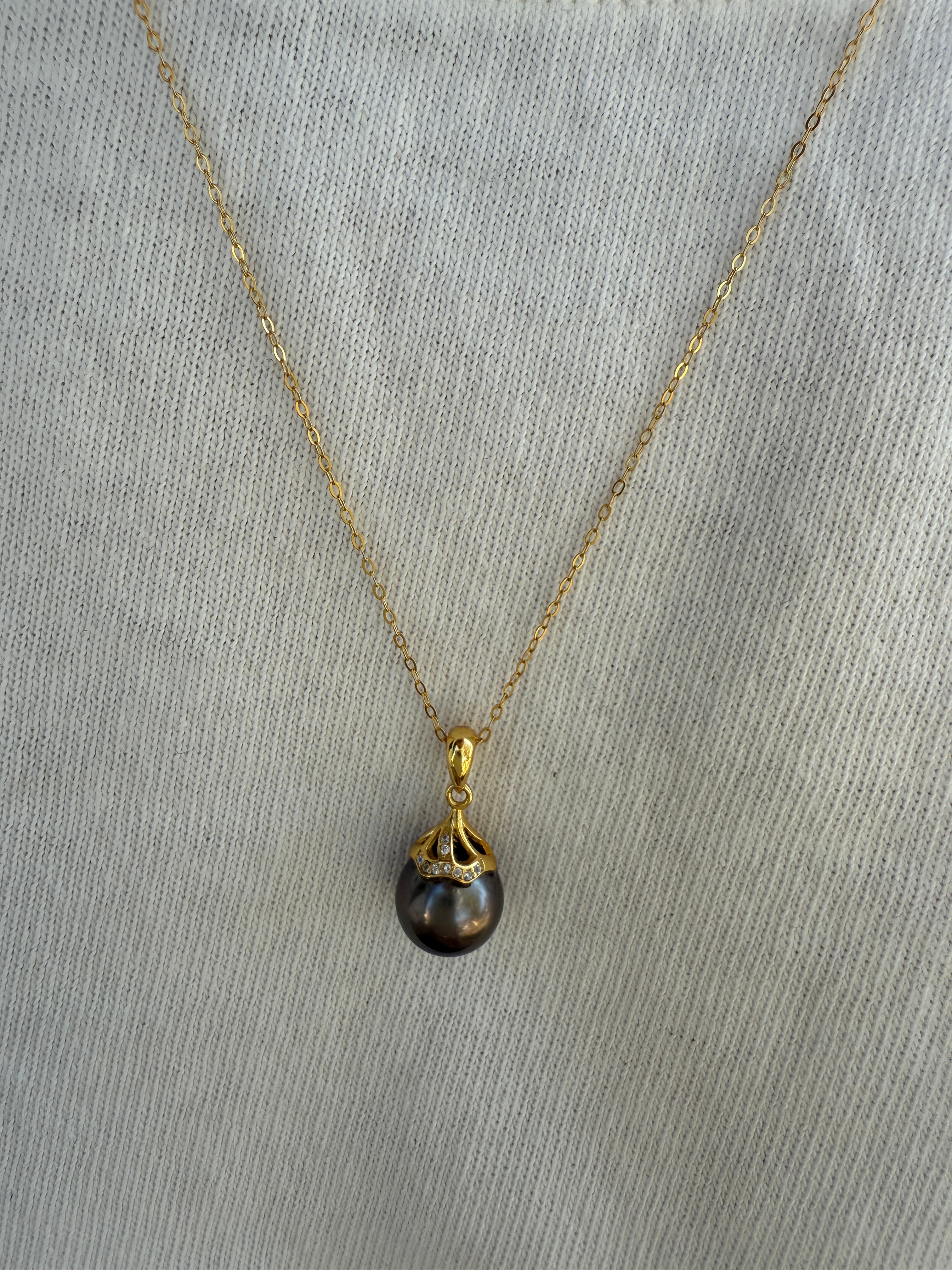Dainty Gold Single Tahitian Pearl A29
