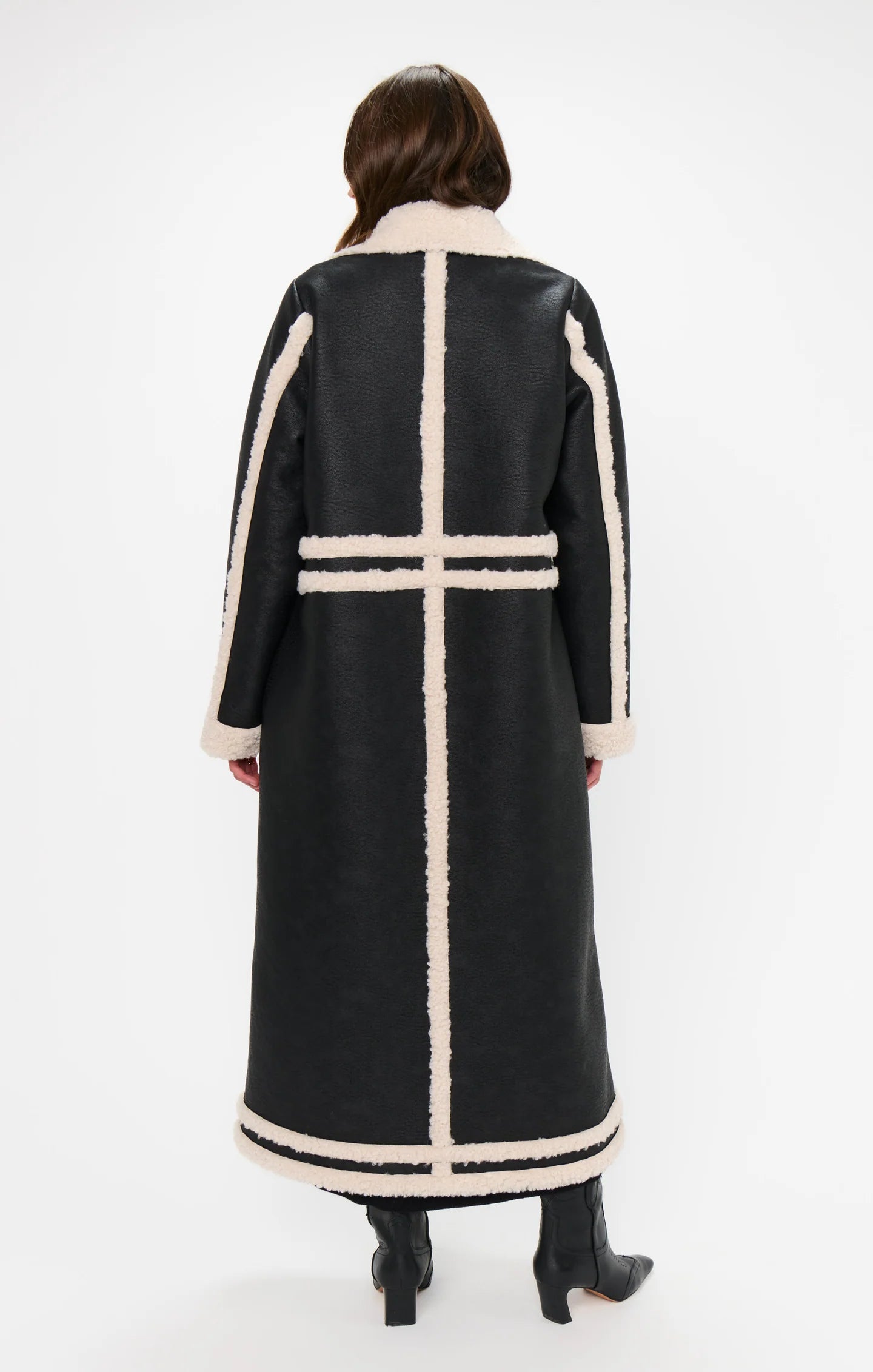 Swiss Alps Coat Black