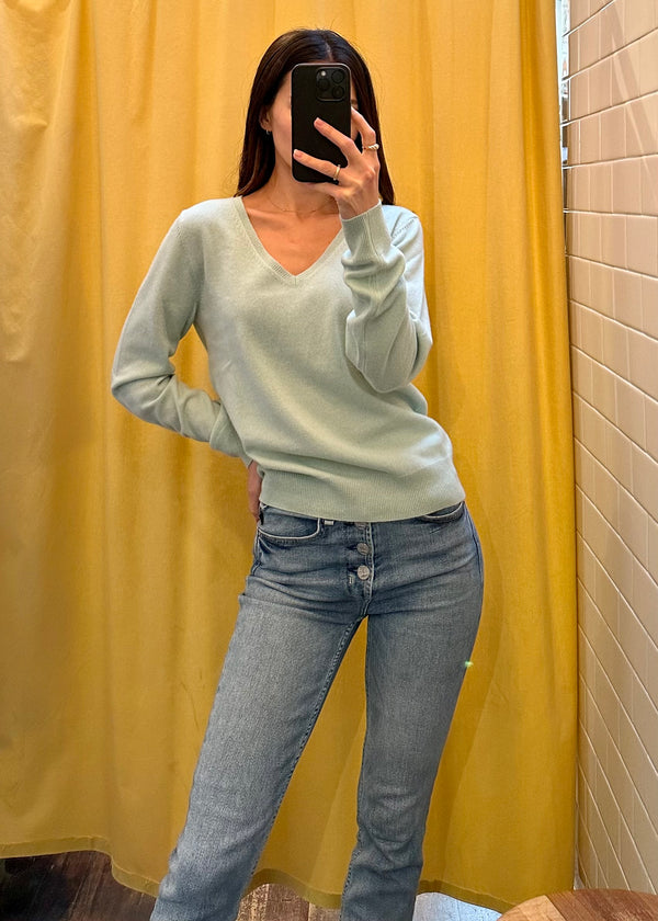 Mint Basic Organic V Neck