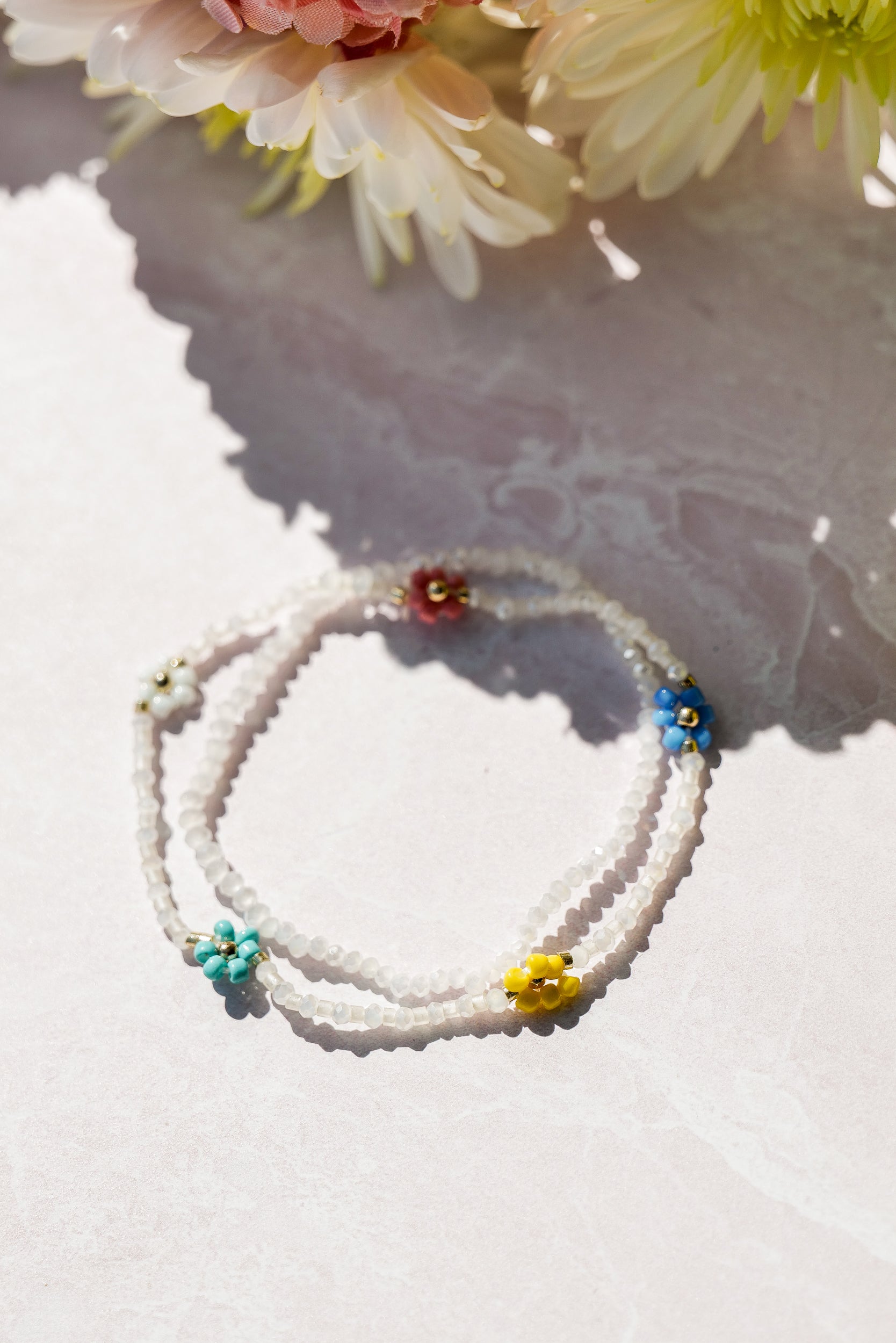 Beaded Flower Bracelet Set in White